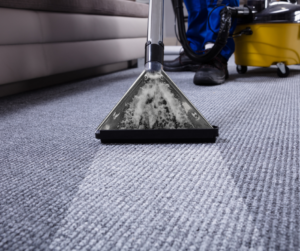 What properties should a good carpet cleaner have?